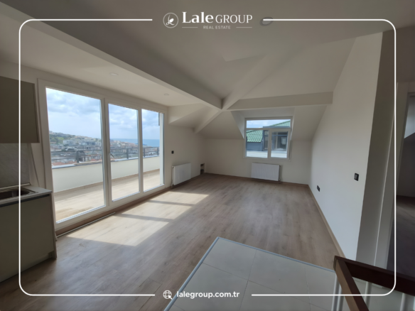 شقة 2+5 للبيع ضمن مجمع هلال هيل